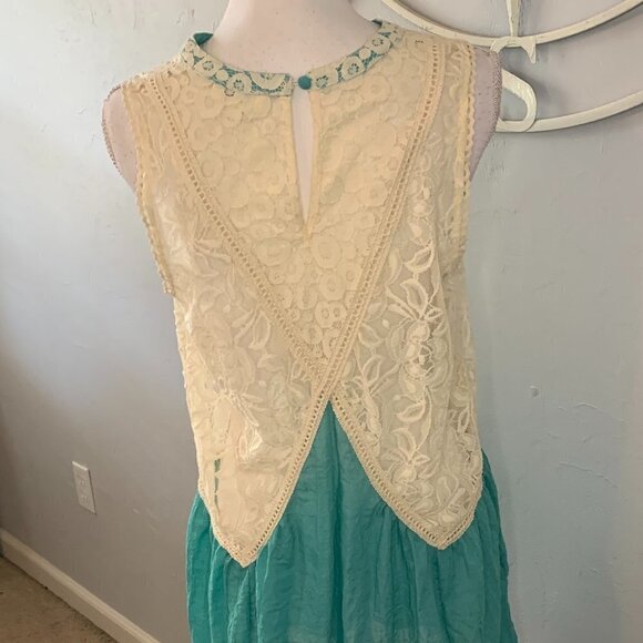 UMGEE Boho Sleeveless Lace Top - Picture 5 of 8